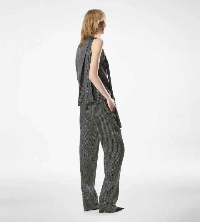 Sleeveless Lavalliere Silk Blouse Sleeveless Lavalliere Silk Blouse